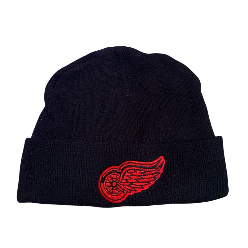 DETROIT RED WINGS RARE BLACK with red logo beanie toboggan cap unisex IYKYK